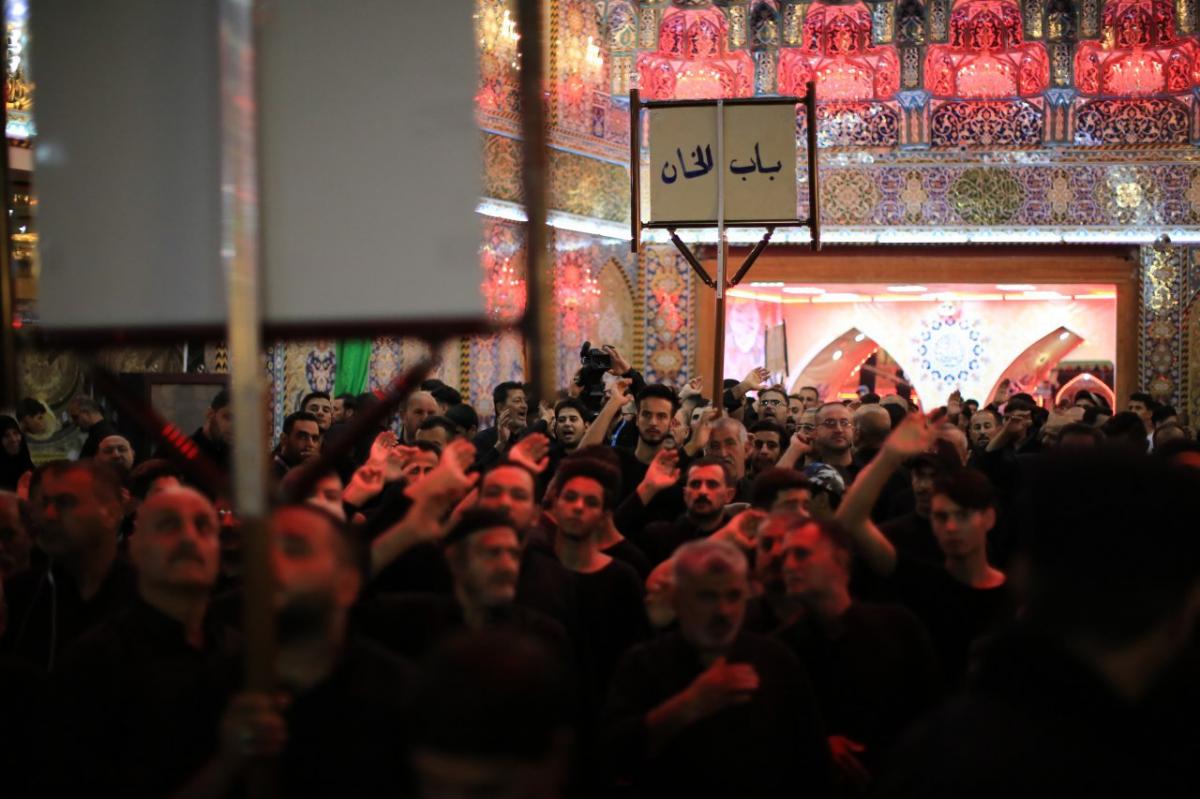 تصاویری از عزاداری شب تاسوعای حسینی در کربلا