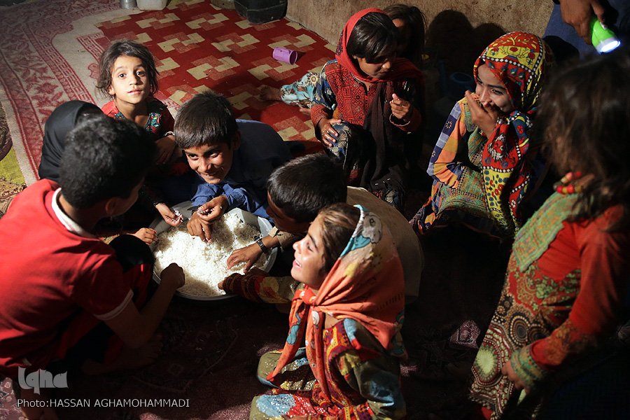 لطف غذای نذری به «همنمک» شدن با فقراست لطف غذای نذری به «همنمک» شدن با فقراست