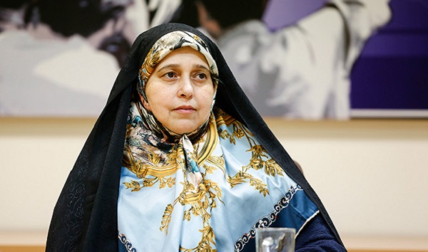 وقتی حاشیهها خود را به متن میرسانند وقتی حاشیهها خود را به متن میرسانند