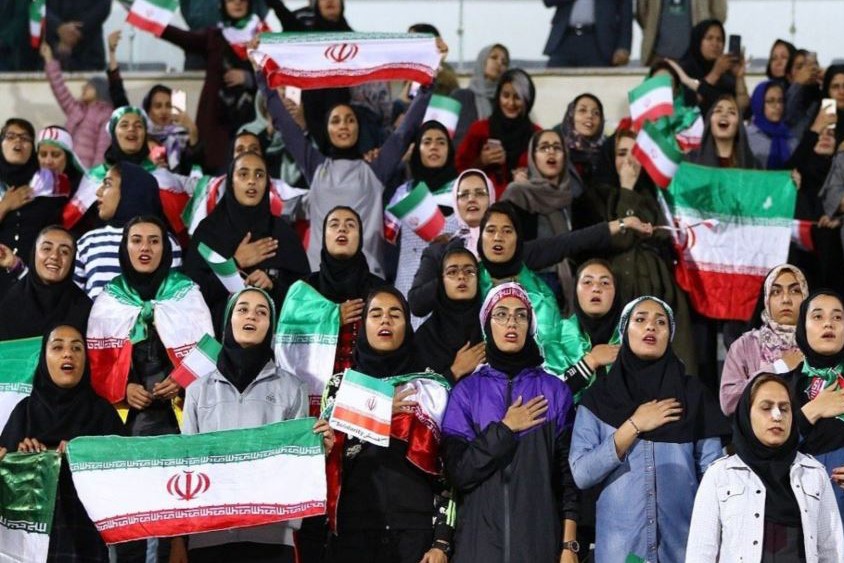 وقتی حاشیهها خود را به متن میرسانند وقتی حاشیهها خود را به متن میرسانند