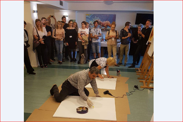 ایران؛ مهمان روز خوشنویسی لهستان با کتابت &laquo;یا حسین(ع)&raquo;/ خلق اثری عاشورایی + عکس و فیلم