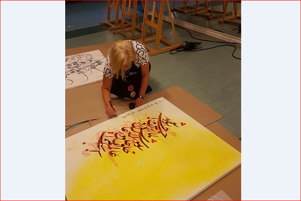 ایران؛ مهمان روز خوشنویسی لهستان با کتابت &laquo;یا حسین(ع)&raquo;/ خلق اثری عاشورایی + عکس و فیلم