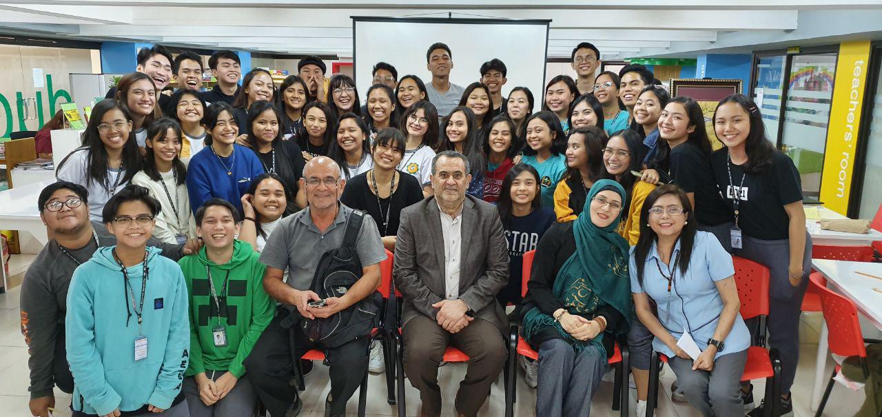 نمایش آیات قرآن در دبیرستان مسیحیان فیلیپین + عکس