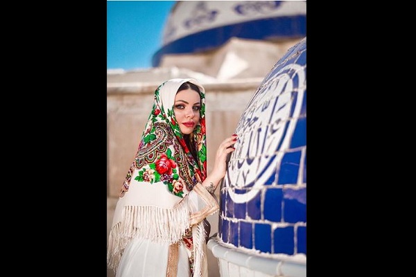 جنجال حضور بانوی مدلینگ در مسجد اهل سنت عراق&nbsp;