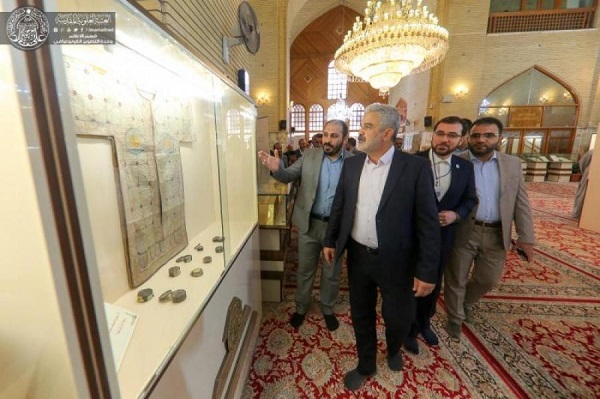 رونمایی از مصحف کمیاب به خط حضرت علی(ع) در نجف اشرف&nbsp;