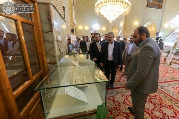 رونمایی از مصحف کمیاب به خط حضرت علی(ع) در نجف اشرف&nbsp;