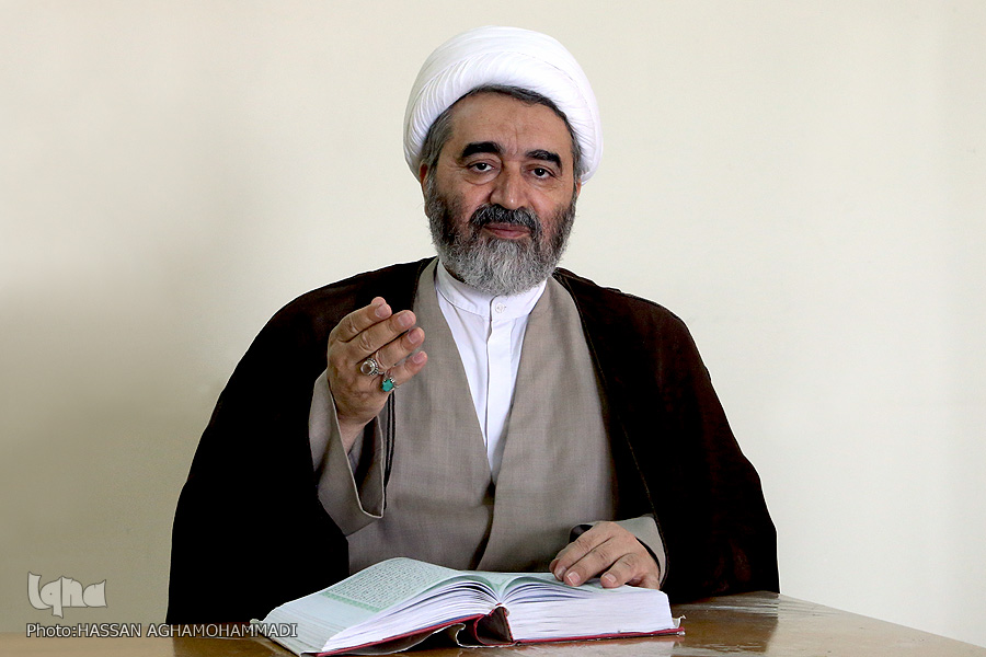 عیار تلاوتهای اینستاگرامی از منظر 4 فقیه قرآنپژوه عیار تلاوتهای اینستاگرامی از منظر 4 فقیه قرآنپژوه