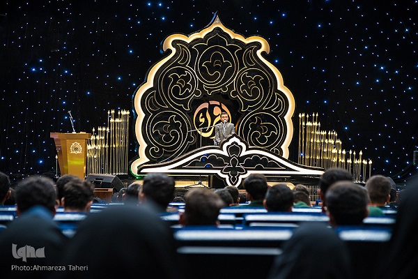 «مقدسی» و «گلشاهی» قاری و حافظ برتر چهل و دومین دوره مسابقات سراسری قرآن فعلا رد نشود ////// «مقدسی» و «گلشاهی» قاری و حافظ برتر چهل و دومین دوره مسابقات سراسری قرآن