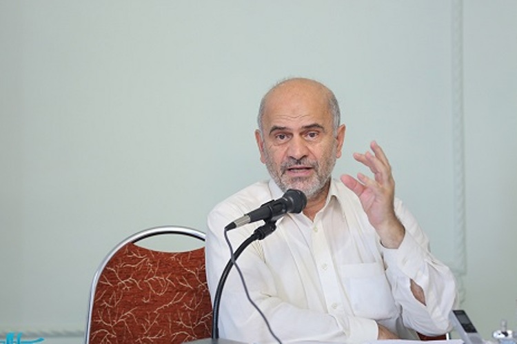 رشد اقتصادی دوران دفاع مقدس بی&lrm;سابقه است/ رباخواران عامل گرانی بنزین هستند