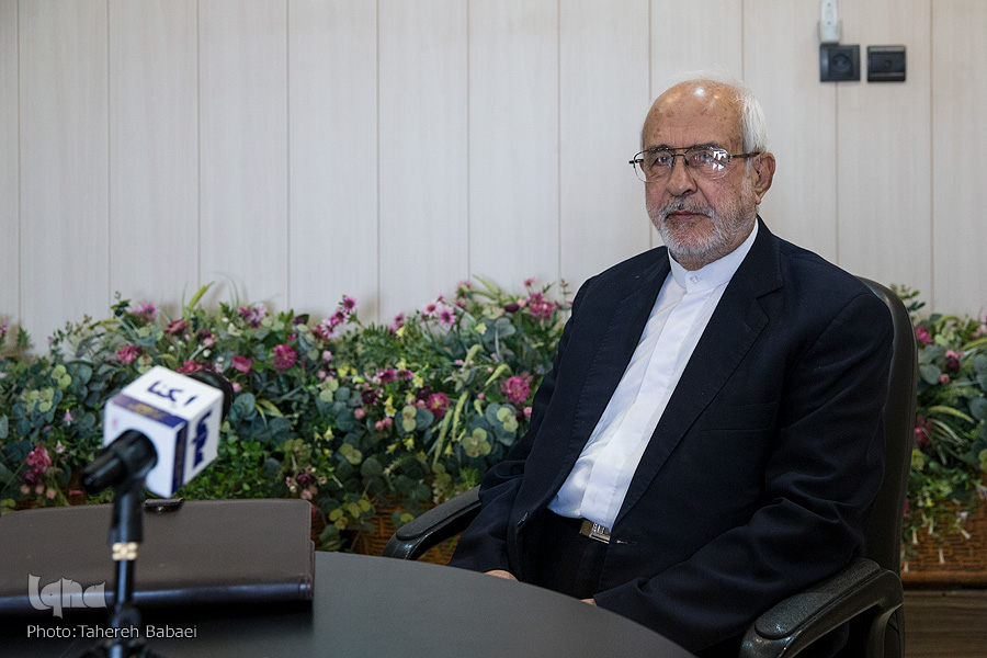 درخشش نثر امروز در ترجمه&zwnj;های قرآن/ نباید روند ترجمه را متوقف کرد