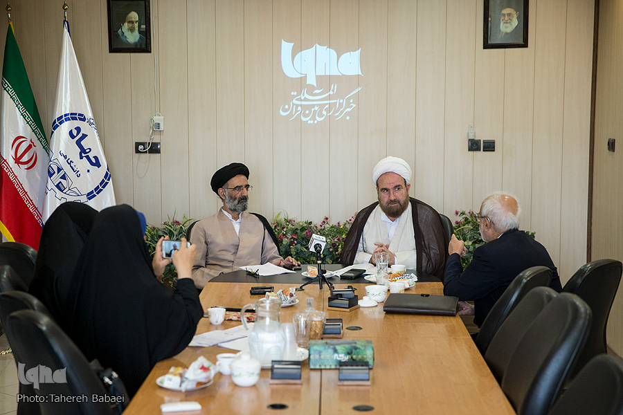 درخشش نثر امروز در ترجمه&zwnj;های قرآن/ نباید روند ترجمه را متوقف کرد