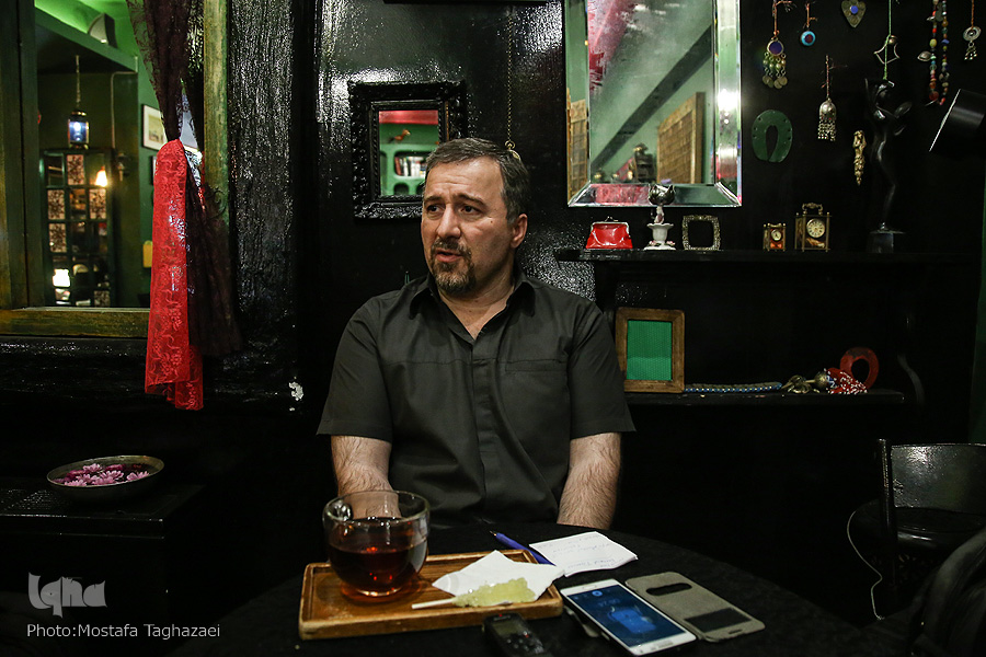 عنصر زنانگی در کافه&zwnj;ها و نسبت آن با منطق انقلاب اسلامی/ ریشه طبقاتی مخالفت با کافه&zwnj;نشینی