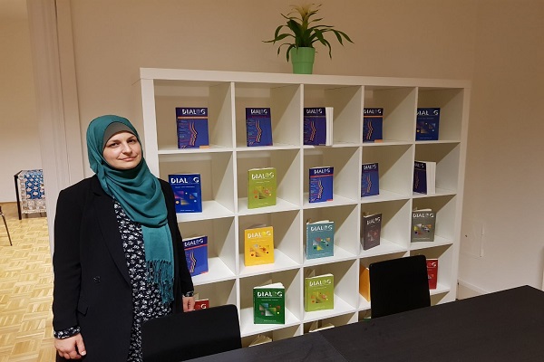 مسلمان اتریشی، قرآن را به آلمانی برمیگرداند/ گزارش مسلمان اتریشی، قرآن را به آلمانی برمیگرداند/ گزارش