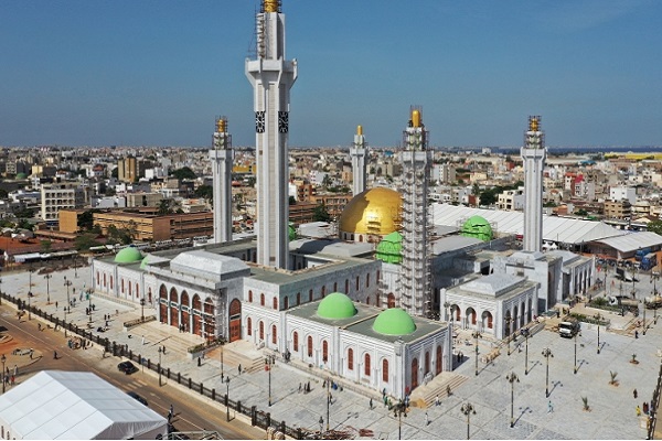 افتتاح بزرگترین مسجد غرب آفریقا در پایتخت سنگال / انگلیسی