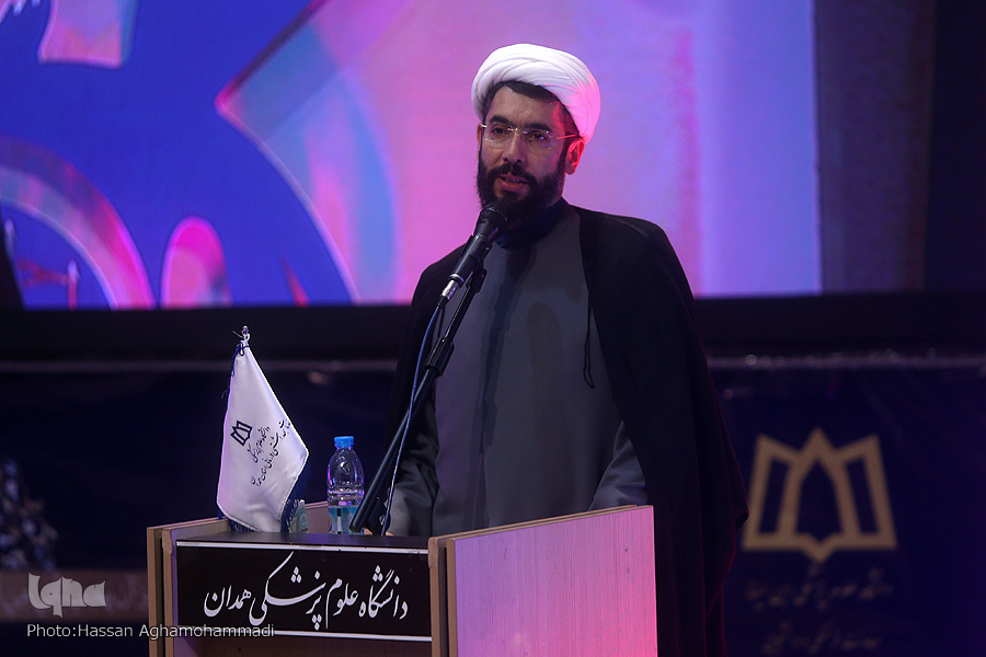 فضای جامعه نخبگانی ما با کلام الهی عجین است/ برنامهریزی برای تدبر در قرآن در دانشگاههای علوم پزشکی فضای جامعه نخبگانی ما با کلام الهی عجین است/ برنامهریزی برای تدبر در قرآن در دانشگاههای علوم پزشکی