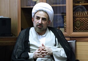 تقریب اصرار بر تغییر مذهب نیست/ کنفرانس وحدت تشریفاتی نشده است