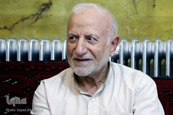 تلاوت دلنشین مرحوم محمدزاده در محضر آیت&zwnj;الله سبحانی/ یک دهه مدیریت جهادی در حسینیه&zwnj; خیاط&zwnj;ها