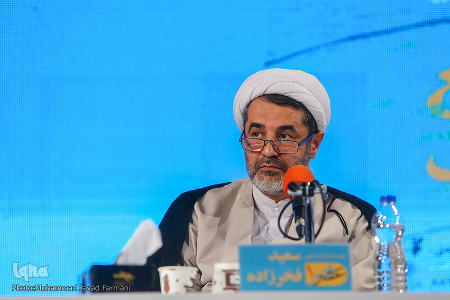 «تقاطع انقلاب»؛ سخنی منصفانه با جوانان/ برداشتن گام دوم انقلاب در گرو نقد گام نخست است «تقاطع انقلاب»؛ سخنی منصفانه با جوانان/ برداشتن گام دوم انقلاب در گرو نقد گام نخست است