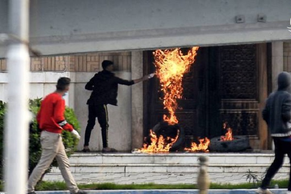 واکنش تولیت مرقد آیت&zwnj;الله حکیم به شایعه تیراندازی به سوی معترضان&nbsp;