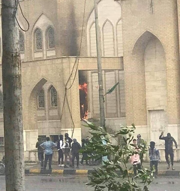 واکنش تولیت مرقد آیت&zwnj;الله حکیم به شایعه تیراندازی به سوی معترضان&nbsp;