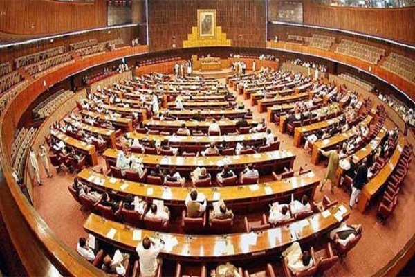 تصویب لایحه محکومیت اهانت به قرآن در مجلس پاکستان