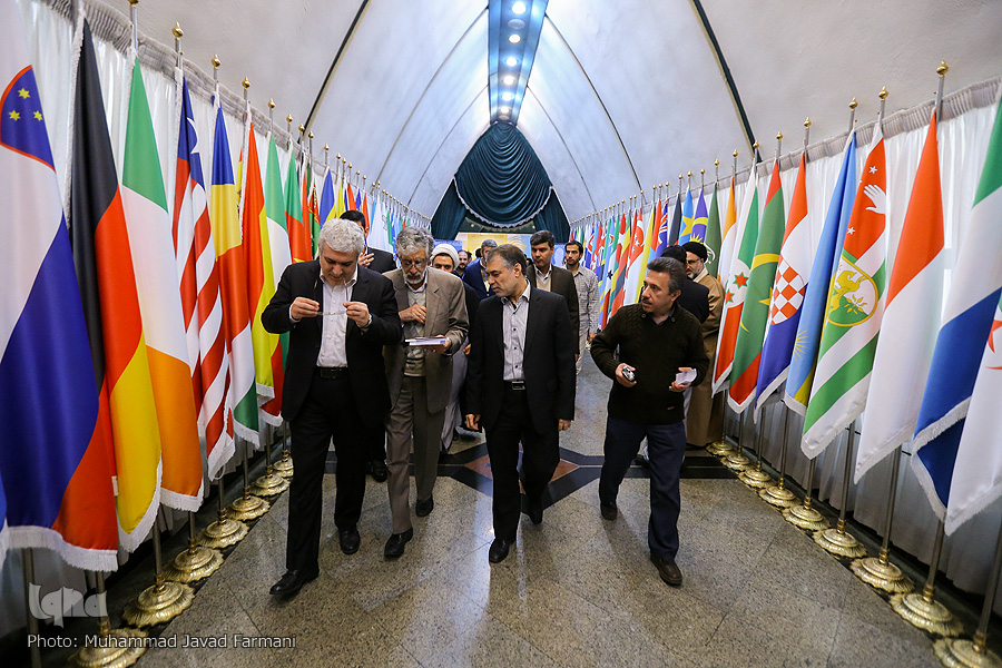 دیوار کشیدن دور دانشگاه دردی را درمان نمی&zwnj;کند/ علوم انسانی باید مشکلات مردم را حل کند