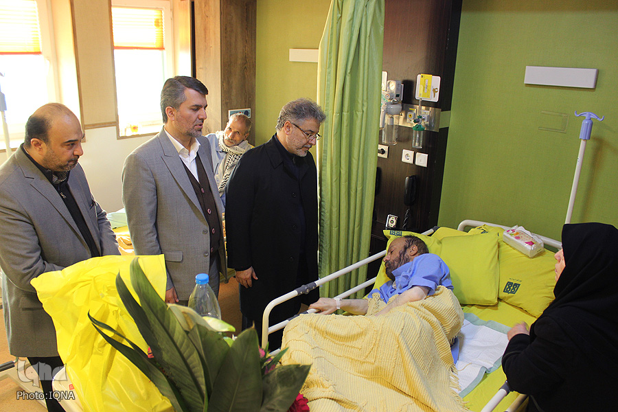 عیادت از موسوی قهار عیادت قاریان قرآن از «موسویقهار» صدای ماندگار مناجات