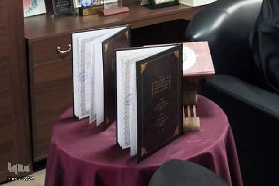 دو بانوی حافظ قرآن اجازهنامه «اقراء» از شیخ عصفور دریافت کردند دو بانوی حافظ قرآن اجازهنامه «اقراء» از شیخ عصفور دریافت کردند