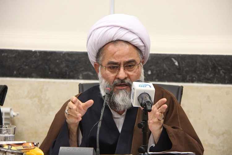 برخی مسئولین با یک حرف، ثمره تبلیغ دینی را از بین می&zwnj;برند/ تدریس بیانیه گام دوم در حوزه و دانشگاه