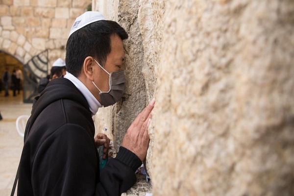 تاثیر و تاثر پیروان ادیان در بحران جهانی شیوع کرونا