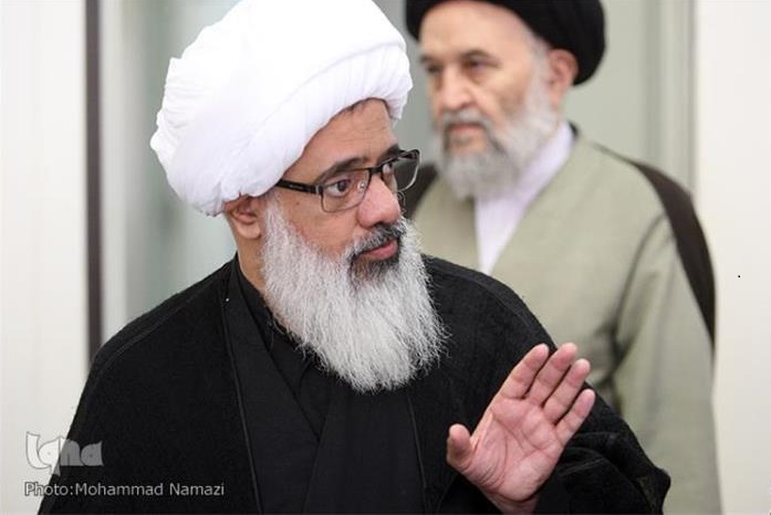 در دورهمی&zwnj;های خود به جای سخن بیهوده سخنان معصومین را بیان کنید