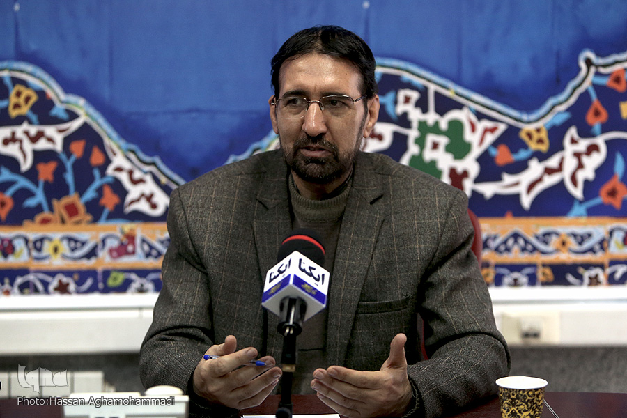 نویسنده عامه&zwnj;پسند یا کارآفرین فرهنگی/ داوری&zwnj;هایی که متأثیر از مخاطبان است