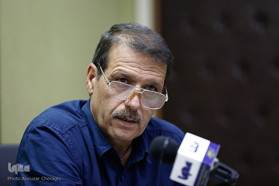 چهارم فروردین*** رسالت امیدبخشی و حرکت&zwnj;آفرینی شعر در جامعه