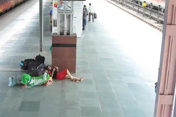 آخرین اخبار کرونا/ از آزمایش واکسن کرونا بر روی حیوانات در روسیه تا تعلیق توزیع کمک&zwnj;های آنروا در نوار غزه&nbsp;