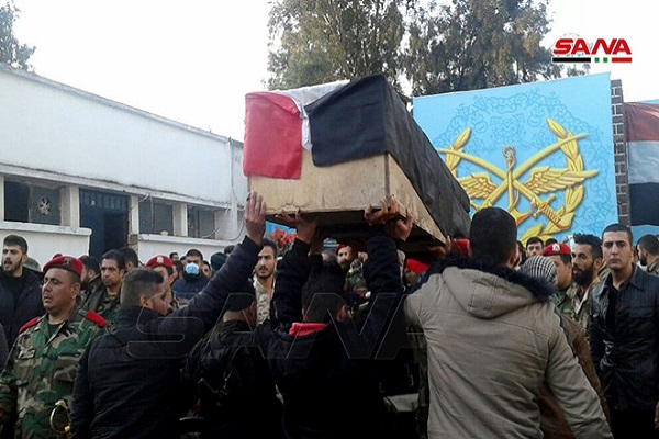 تشییع شهدای حمله تروریستی داعش به اتوبوس ارتش سوریه در حمص + عکس