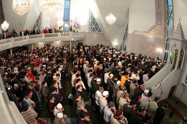 نگاهی به معماری عجیب یکی از بزرگترین مساجد روسیه+ فیلم نگاهی به معماری عجیب یکی از بزرگترین مساجد روسیه+ فیلم