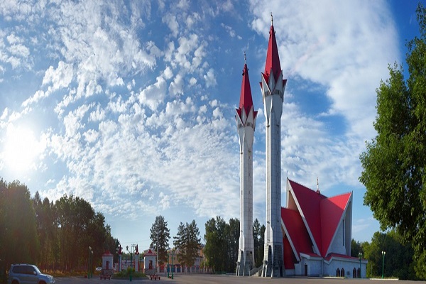 نگاهی به معماری عجیب یکی از بزرگترین مساجد روسیه+ فیلم نگاهی به معماری عجیب یکی از بزرگترین مساجد روسیه+ فیلم