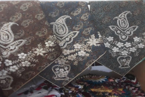 بانوی جهادگری که 24 نفر را شاغل کرد / جهاد اقتصادی با تولید صنایع دستی