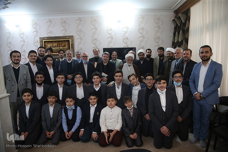 نشست پیشکسوتان و فعالان قرآنی نشست پیشکسوتان و فعالان قرآنی