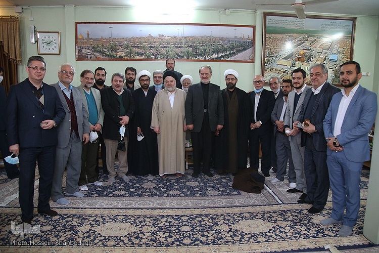 نشست پیشکسوتان و فعالان قرآنی نشست پیشکسوتان و فعالان قرآنی