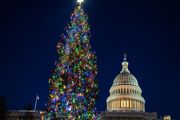 ایام کریسمس در جهان + تصاویر/ آماده