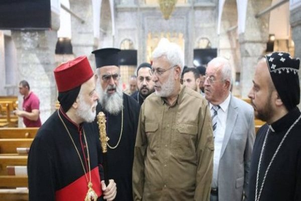 فیلم | ابومهدی المهندس در کلیسا و میان مسیحیان عراق فیلم | ابومهدی المهندس در کلیسا و میان مسیحیان عراق