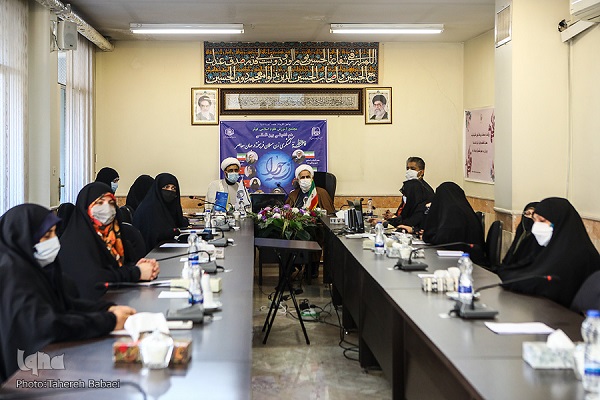 حضرت فاطمه (س) نمونه زن توانمند مسلمان در نقش&zwnj;آفرینی سیاسی و اجتماعی