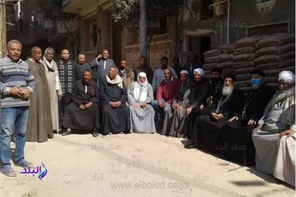 همیاری مسیحیان و مسلمانان برای ساخت مسجد در مصر + عکس