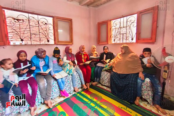 حکایت بانوی 58 ساله مصری که زندگی خود را وقف قرآن کرد + عکس