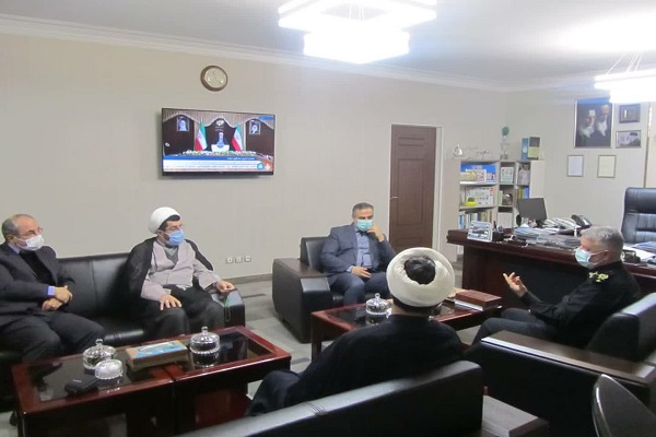 دیدار مدیران کاروان قرآنی انقلاب با فرمانده نیروی دریایی ارتش دیدار مدیران کاروان قرآنی انقلاب با فرمانده نیروی دریایی ارتش