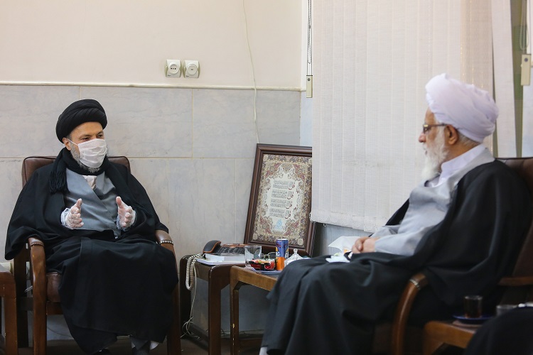 نظرات اندیشمندان غیرمسلمان و سنی درباره حضرت ابوطالب(ع) انعکاس داده شود