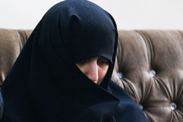 خانواده شهدا باید نسبت به دشمن عملکرد تهاجمی پیش بگیرند