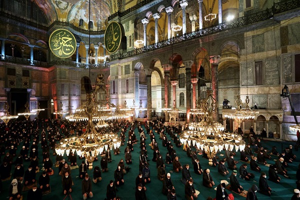 مراسم «لیلةالرغائب» در مسجد ایاصوفیه استانبول برگزار شد