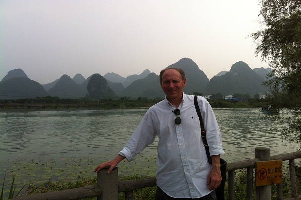 طرح جدید دولت ماکرون یکی انگاشتن اسلام و افراط&zwnj;گری است/ مسلمانان فرانسه تبدیل به شهروند درجه دو شده&zwnj;اند